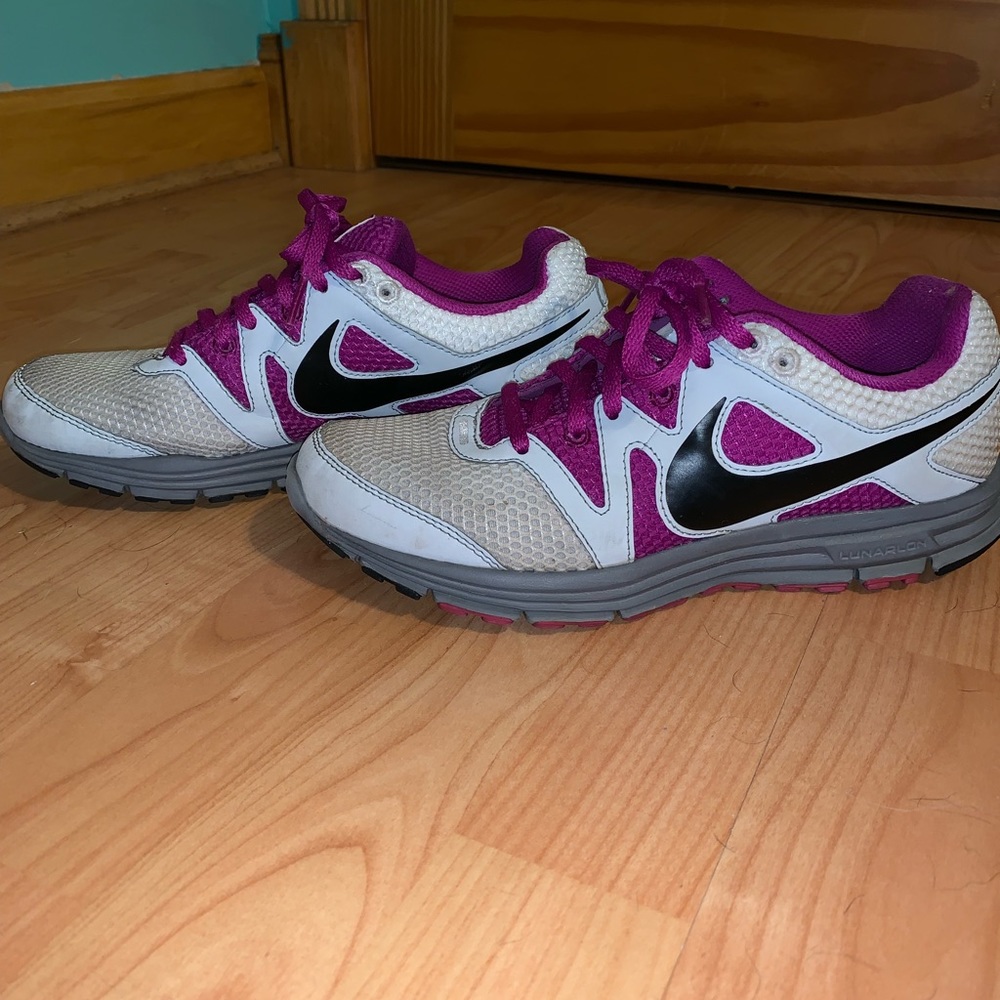 Nike shoes 🌿